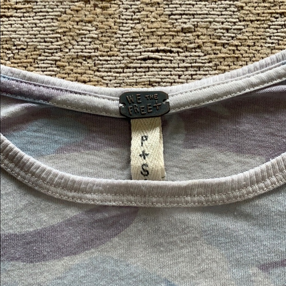FREE PEOPLE slouchy, comfy, blue and purple camo t-shirt with raw hem - Picture 3 of 4